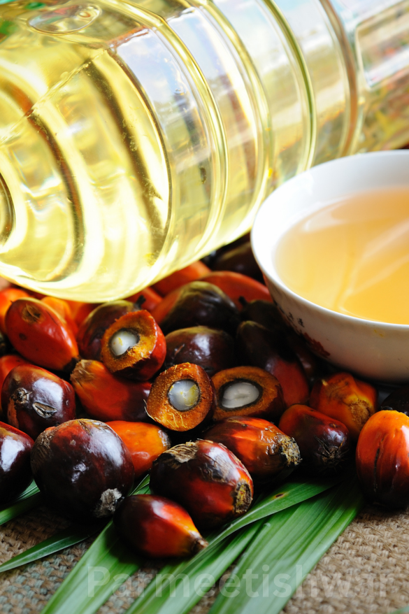 We supply high-quality refined vegetable oils and palm oils sourced from trusted manufacturers.